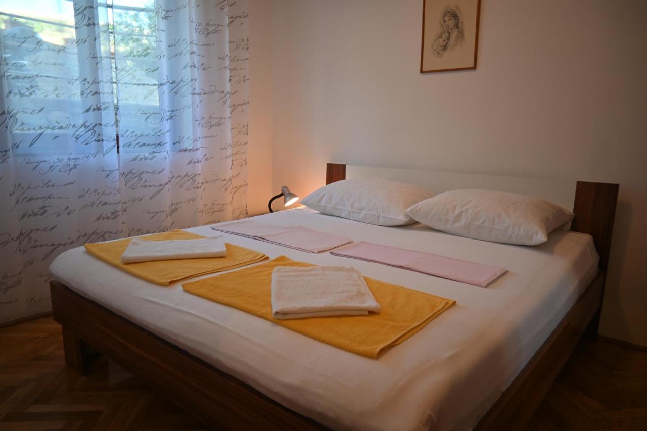 Apartments Tea Pag Паг Екстериор снимка