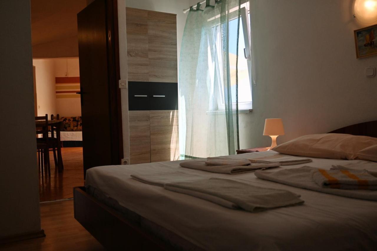 Apartments Tea Pag Паг Екстериор снимка