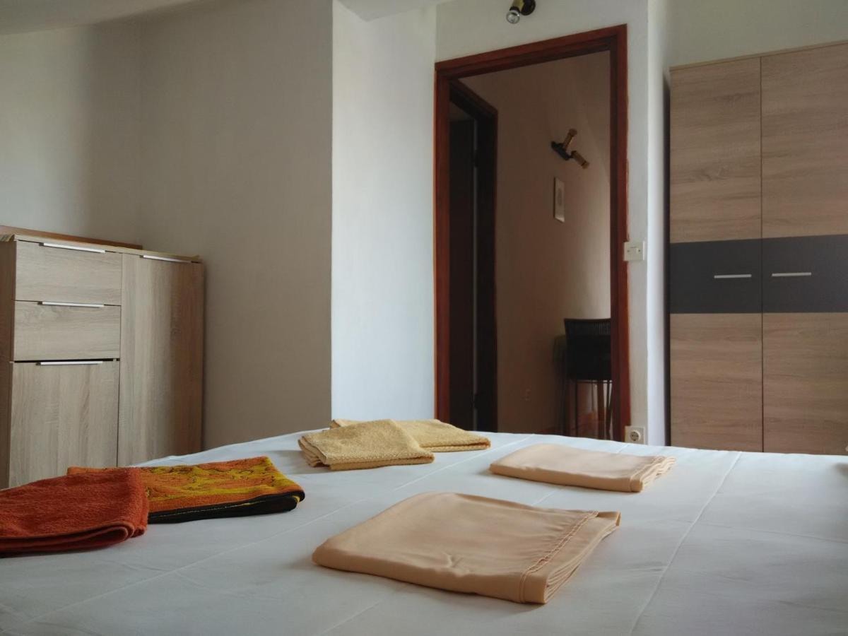 Apartments Tea Pag Паг Екстериор снимка