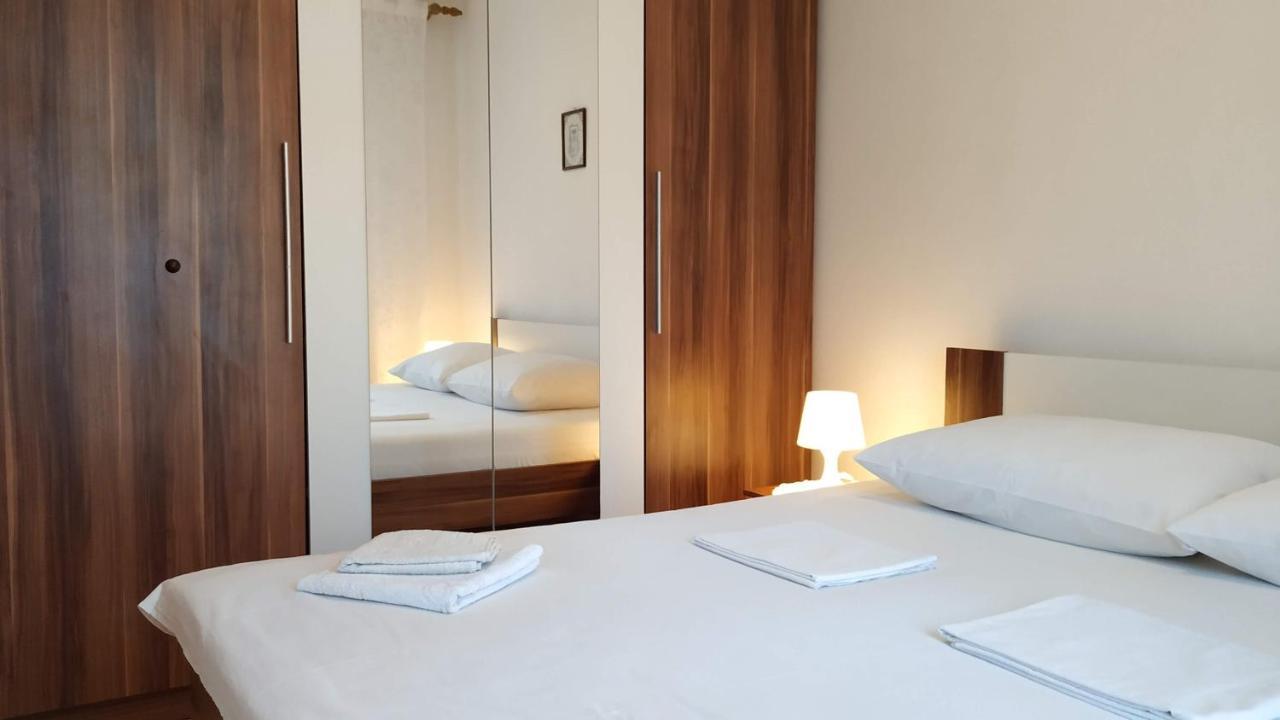 Apartments Tea Pag Паг Екстериор снимка