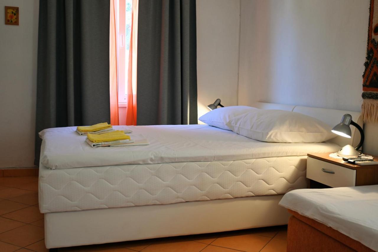 Apartments Tea Pag Паг Екстериор снимка